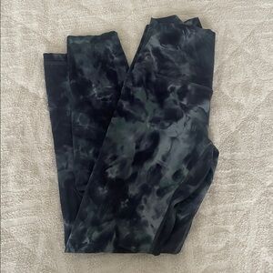 Lululemon Black and Gray Tie-Dye Leggings